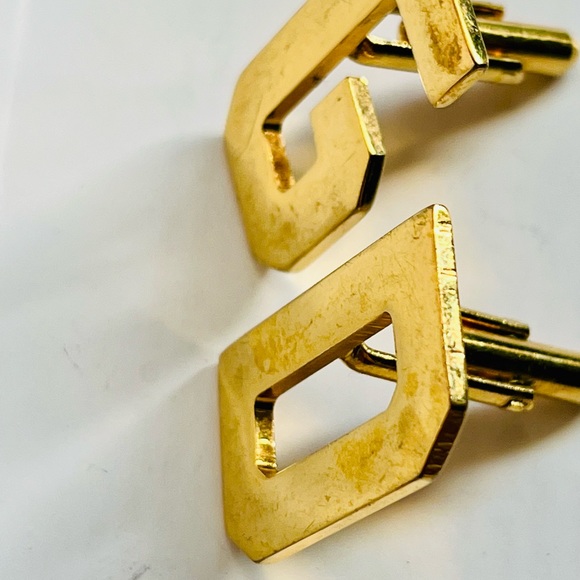 D&G G&D Gold Cuff-links - Picture 5 of 8